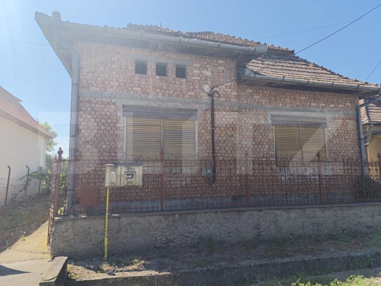 Casă cu 3 camere cu Teren 1435 Mp în Războieni-Cetate