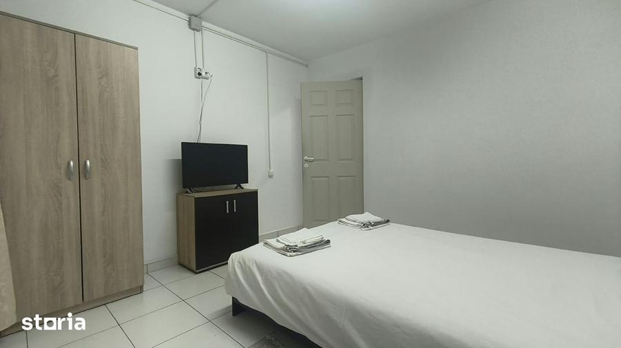 Apartament cu 4 camere decomandat în Piața Centrală