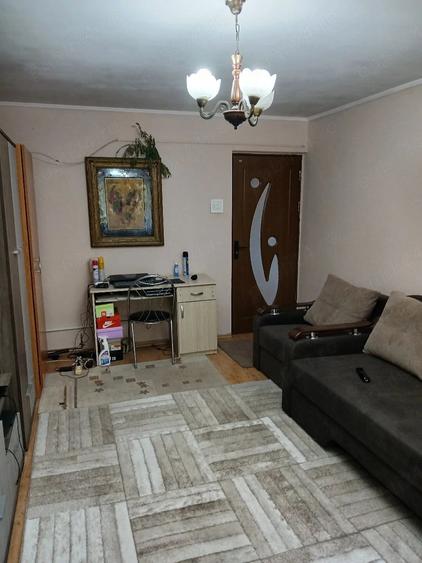 Apartament cu 2 camere decomandat în Micro II
