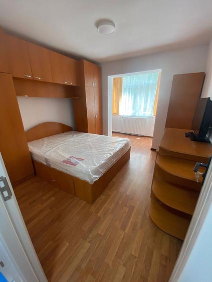 Garsonieră decomandată în Central