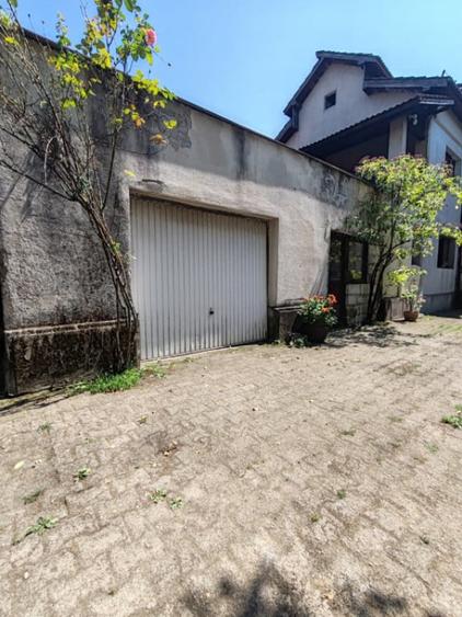 Casă cu 5 camere cu Teren 683 Mp în Central