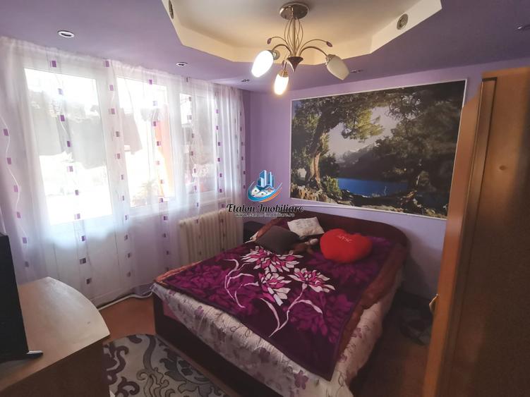 Apartament cu 3 camere semidecomandat în Dărmănești