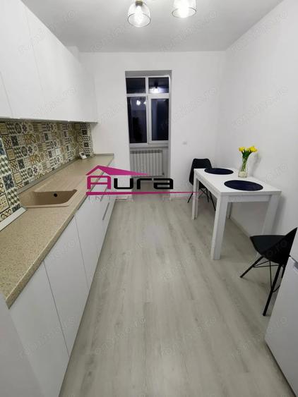 Apartament cu 2 camere nedecomandat în Piața Veche