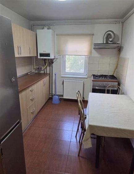Apartament cu 2 camere semidecomandat, mobilat în Soarelui