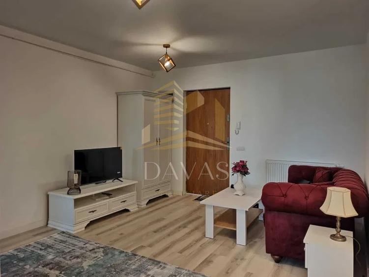 Apartament cu 3 camere decomandat, mobilat în Zorilor