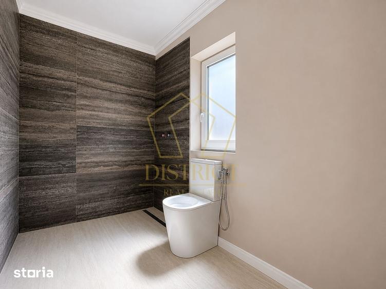 Casă cu 6 camere cu Teren 360 Mp în Ronaț
