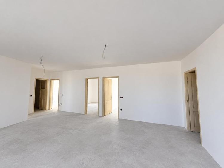 Casă individuală cu 4 camere cu Teren 450 Mp în Malu Mare
