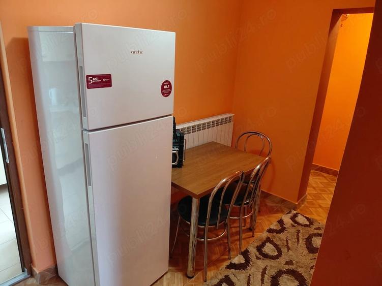 Inchiriez apartament 3 camere - 2