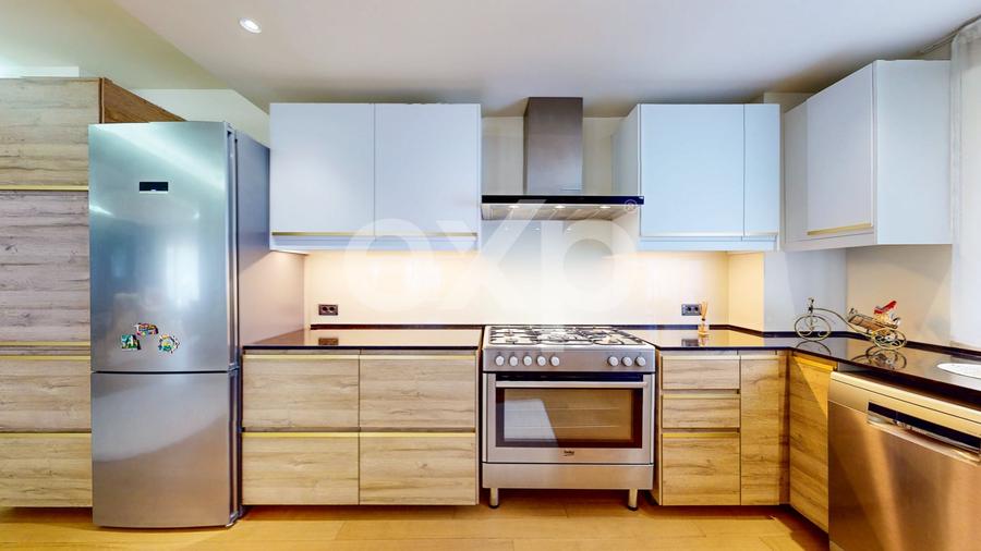 Apartament cu 4 camere decomandat, mobilat în Aviatorilor