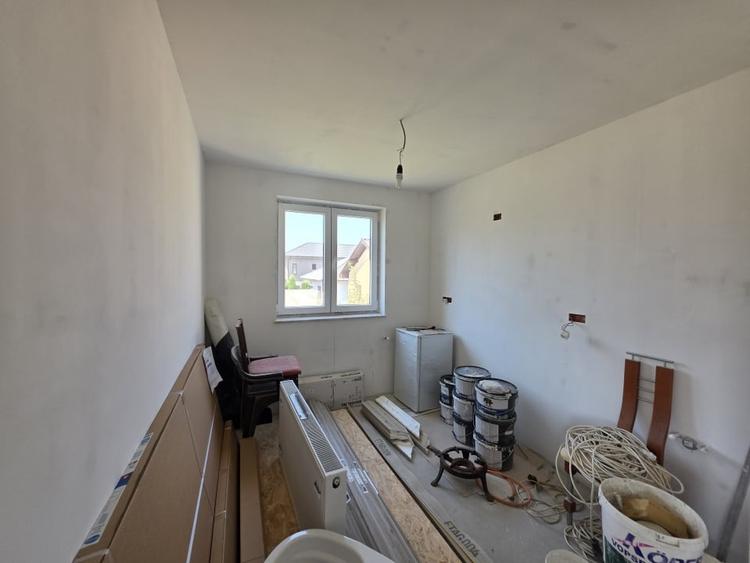 Casă individuală cu 3 camere cu Canalizare în Valu lui Traian