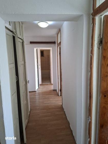 Apartament cu 4 camere decomandat în 1 Mai