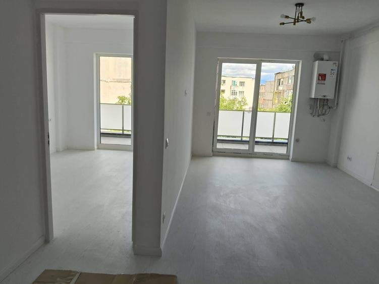 Apartament cu 2 camere decomandat în Exterior Vest