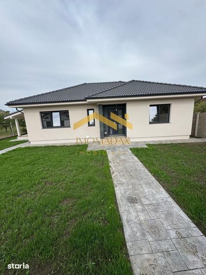 Casă cu 4 camere cu Teren 400 Mp în Sânmihaiu Român