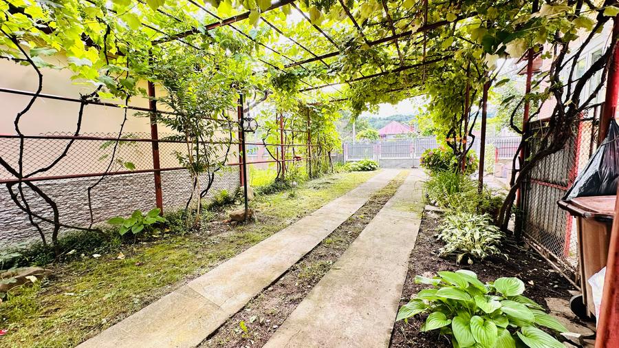 Casă individuală cu 4 camere cu Teren 1800 Mp în Homorâciu