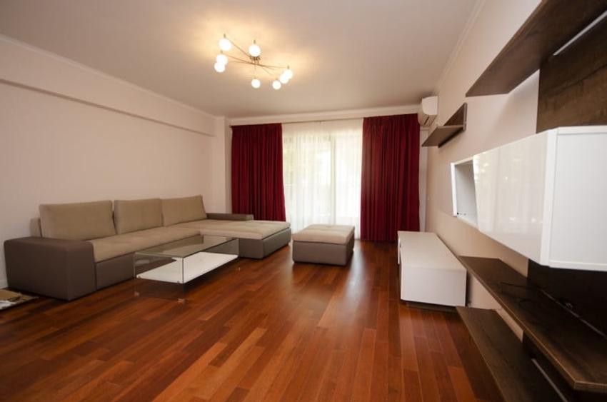Apartament cu 3 camere decomandat în Kiseleff