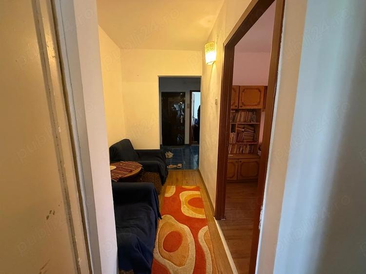 Apartament cu 3 camere decomandat în Exterior Vest