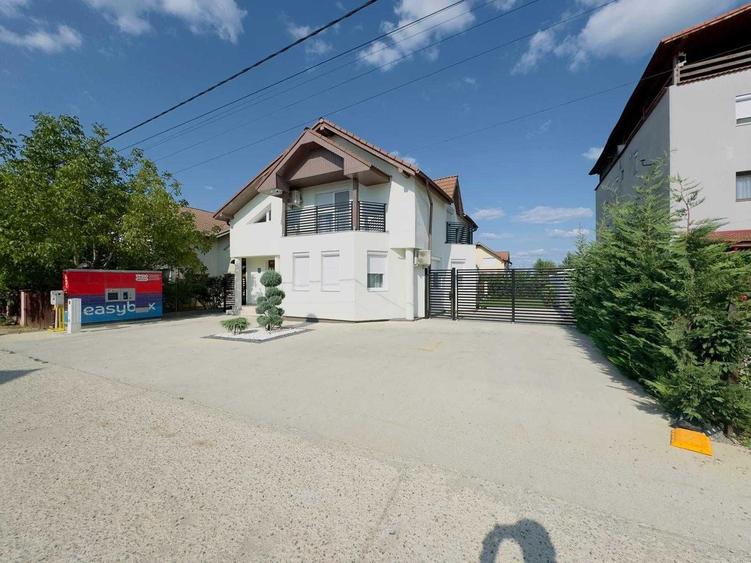 Casă cu 4 camere în Paleu