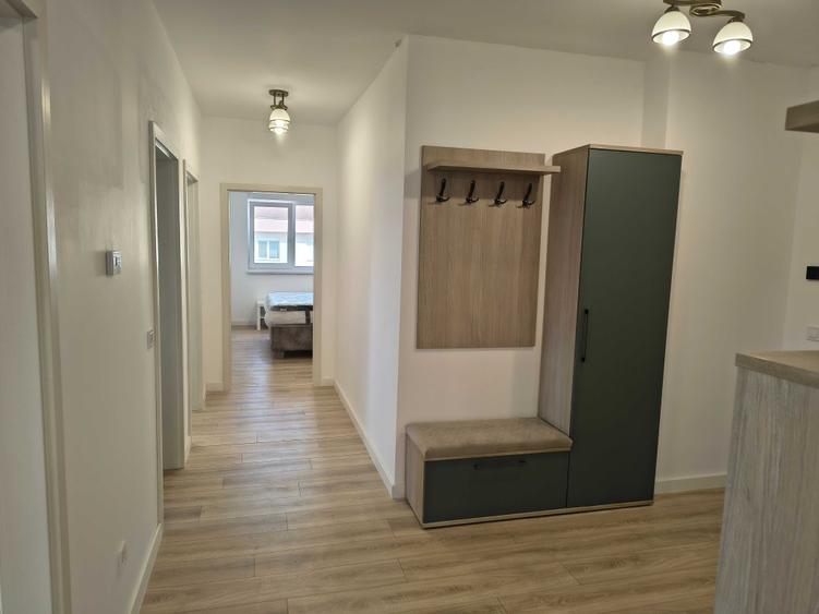 Apartament cu 3 camere decomandat în Cetate