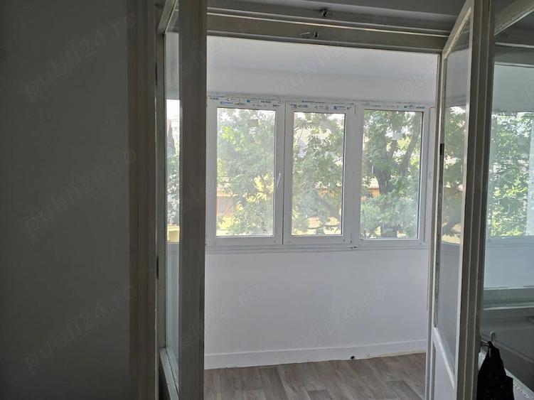 Apartament cu 3 camere semidecomandat în Militari