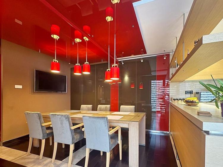 Penthouse cu 5 camere decomandat, mobilat în Blumăna