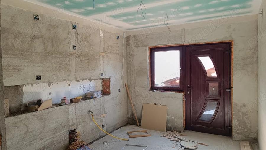 Casă cu 5 camere în Câmpinița