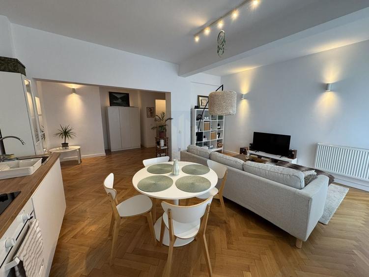 Apartament cu 3 camere decomandat, mobilat în Unirii