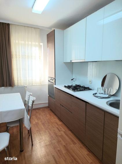 Apartament cu 3 camere decomandat în Decebal