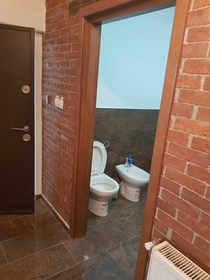 Apartament cu 2 camere semidecomandat în Centrul Civic
