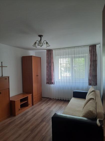Garsonieră decomandată în Central