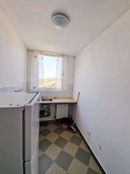 Garsonieră decomandată în Rogerius