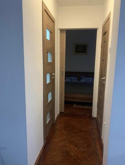 Apartament cu 2 camere semidecomandat în Jiului
