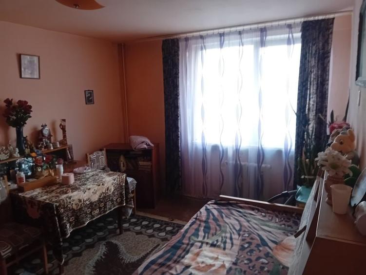 Apartament cu 2 camere decomandat în Precista