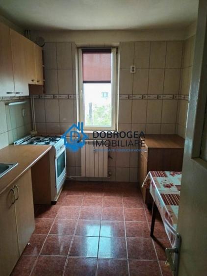 Apartament cu 2 camere semidecomandat, mobilat în Ultracentral