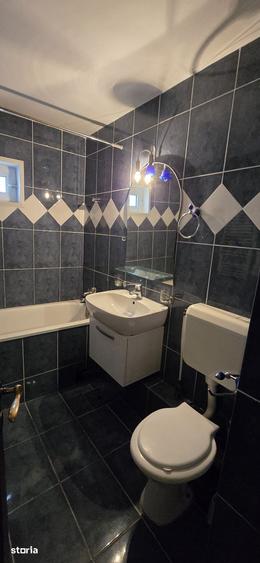 Apartament cu 3 camere decomandat în Mioriței