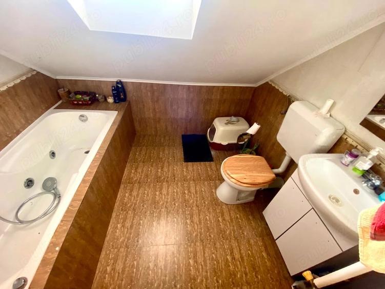 Casă cu 4 camere cu Teren 720 Mp în Cruceni