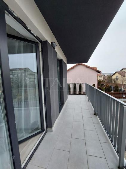Apartament cu 2 camere semidecomandat, mobilat în Florești