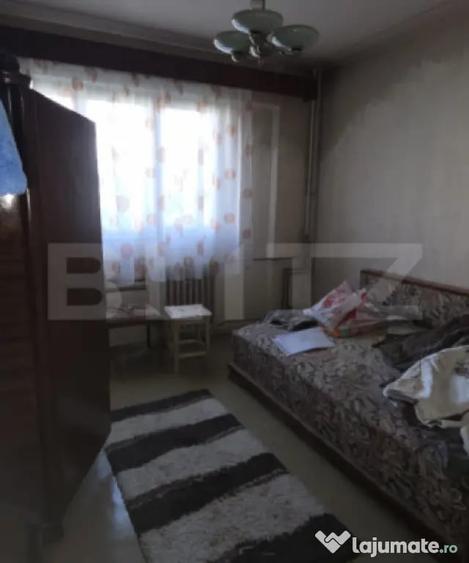 Apartament cu 3 camere, an 1983, zona Caraiman - 5