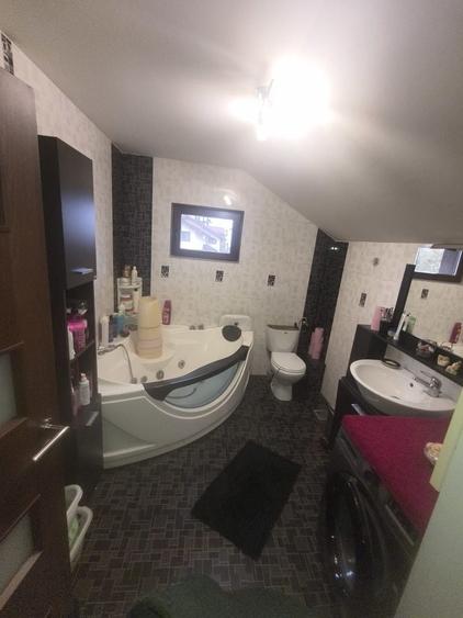 Casă cu 4 camere cu Teren 500 Mp în Central
