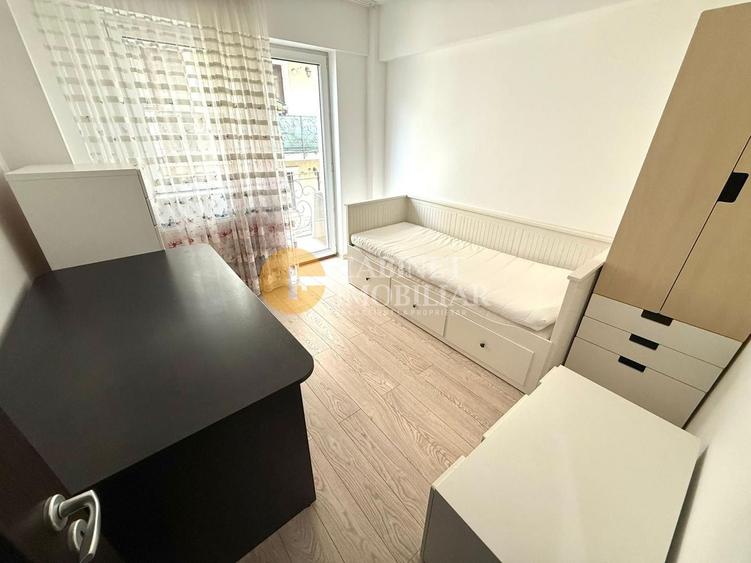 Apartament cu 3 camere decomandat, mobilat în Galata
