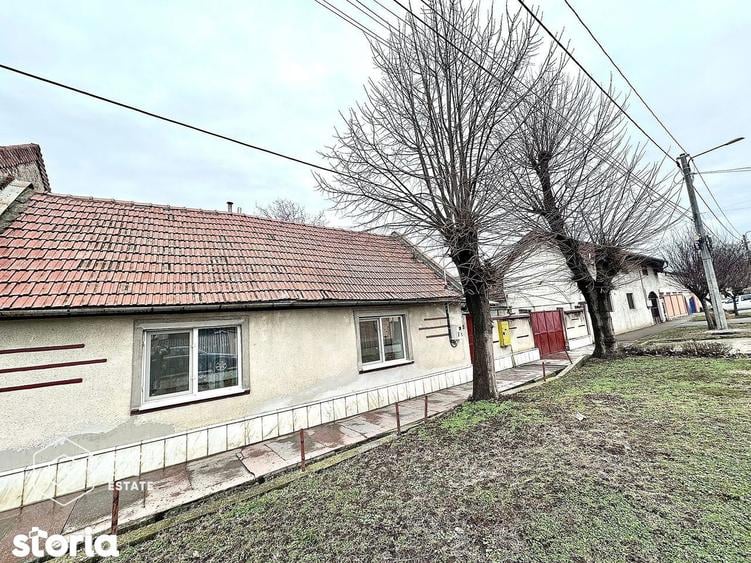 Casă cu 3 camere decomandat cu Teren 720 Mp în Șega