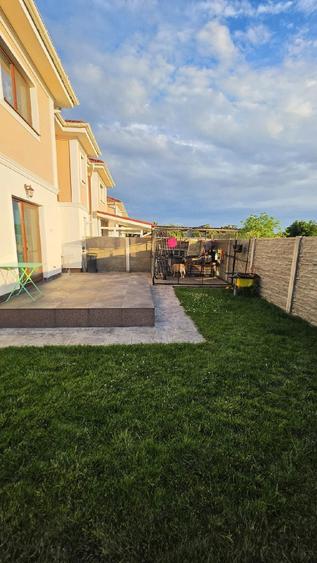 Casă cu 5 camere cu Teren 250 Mp în Săcălaz