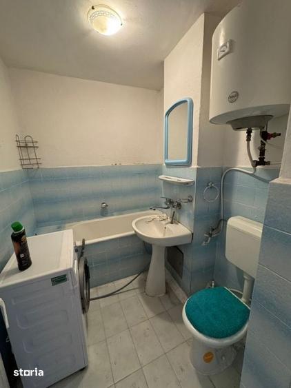 Apartament cu 3 camere semidecomandat în Central