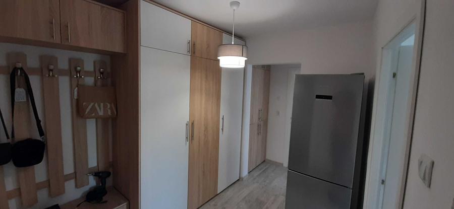 Apartament cu 2 camere decomandat în Rovine