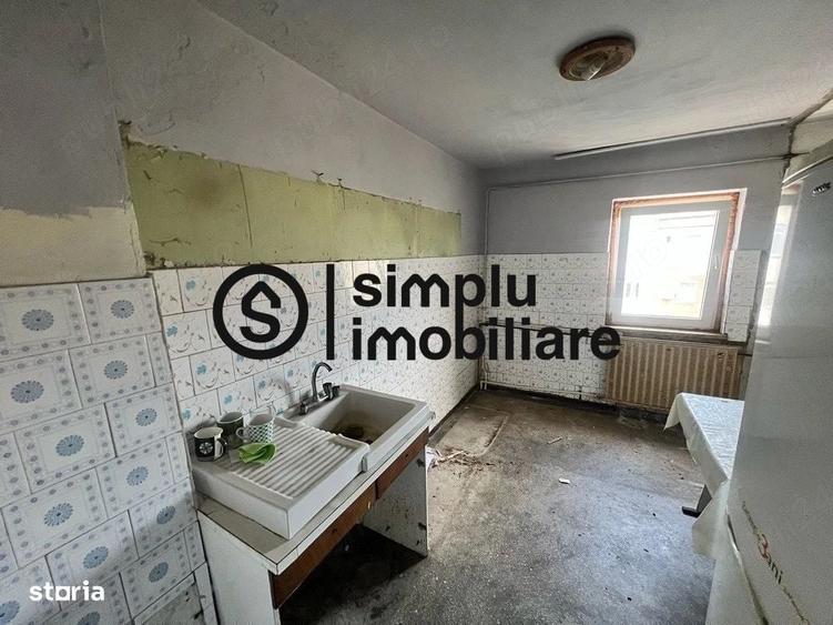 Apartament cu 3 camere decomandat în Valea Rosie