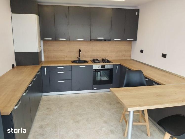 Apartament cu 4 camere semidecomandat în Dâmbul Rotund