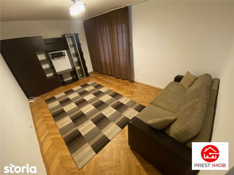 Apartament cu 3 camere decomandat în Tudor