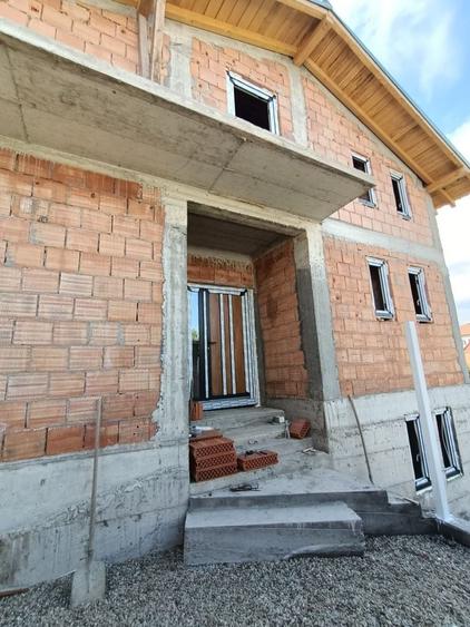 Casă cu 4 camere în Central