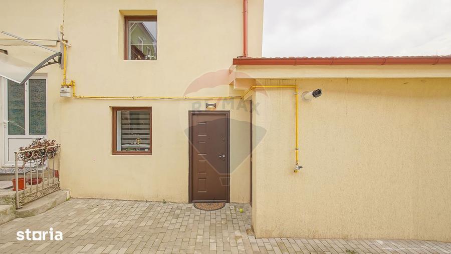 Apartament cu 2 camere, mobilat în Schei