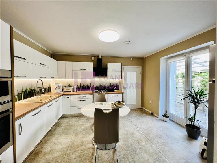 Duplex cu 4 camere cu Piscina în Calea Dumbrăvii