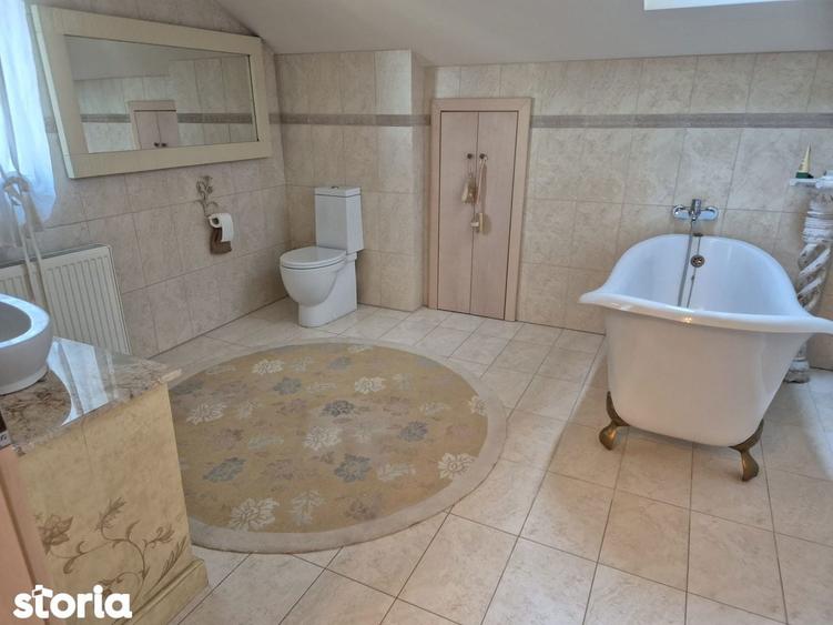 Casă cu 5 camere cu Teren 645 Mp în Corbeanca